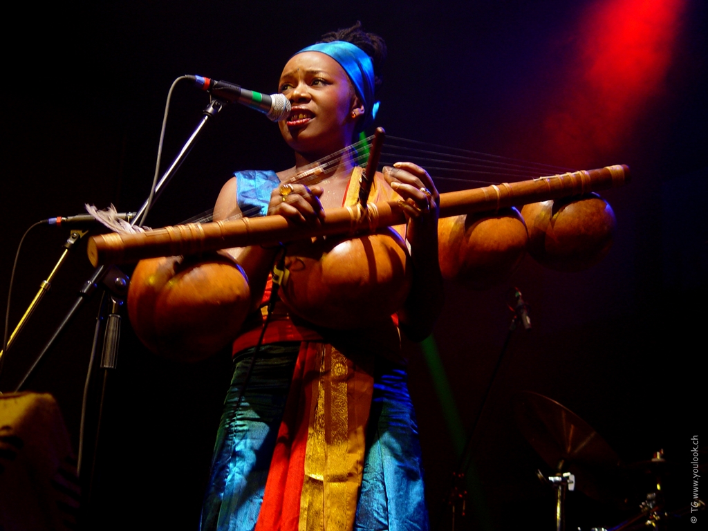Sally Nyolo - 13.03.03