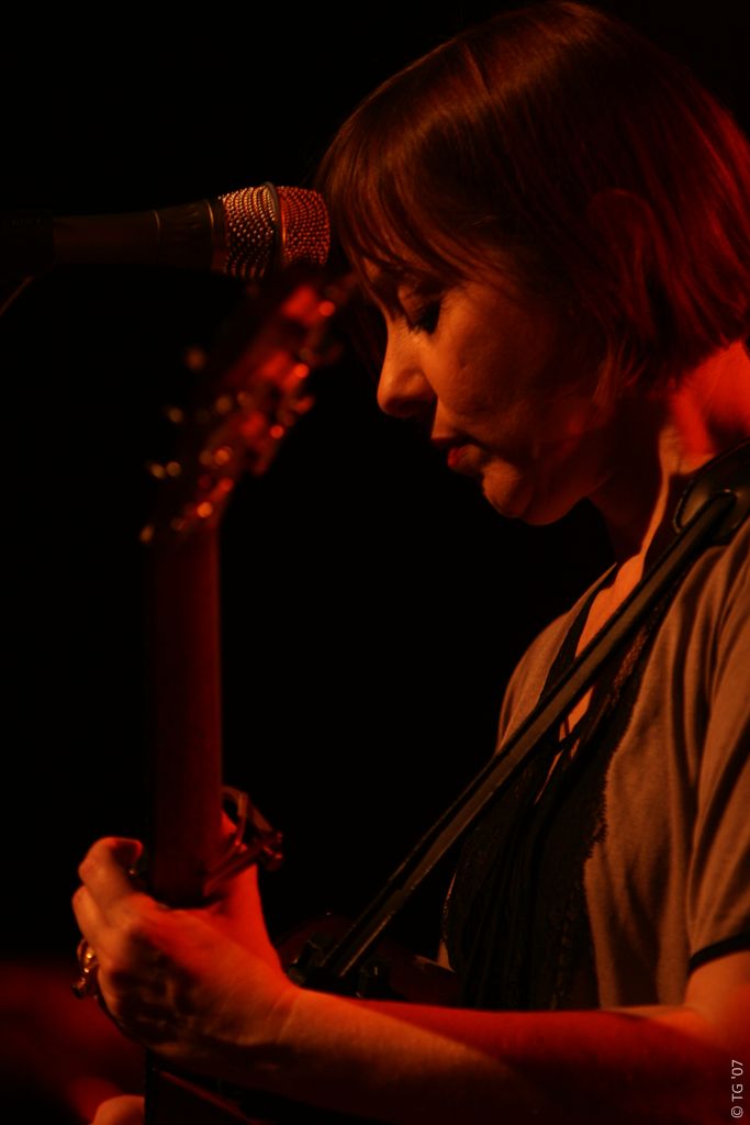 Suzanne Vega 250