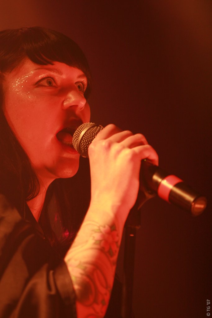 Miss Kittin & The Hacker 082