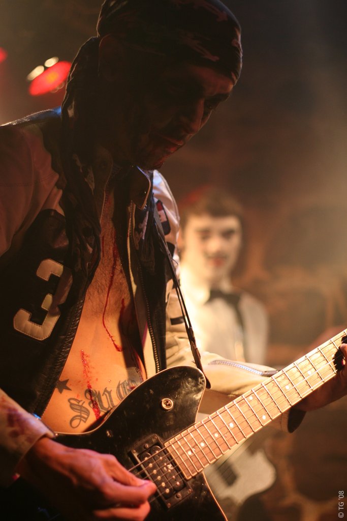 The Living Dead Boys 009