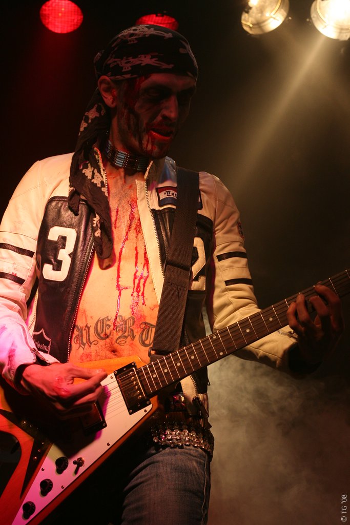 The Living Dead Boys 140
