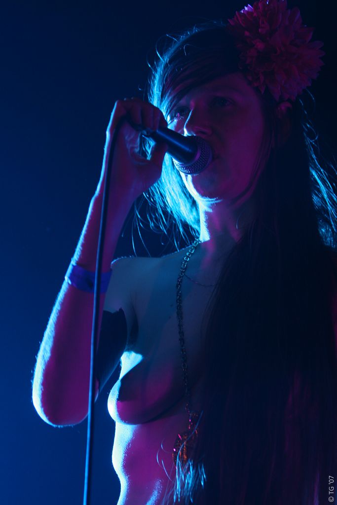 No Bra 0624