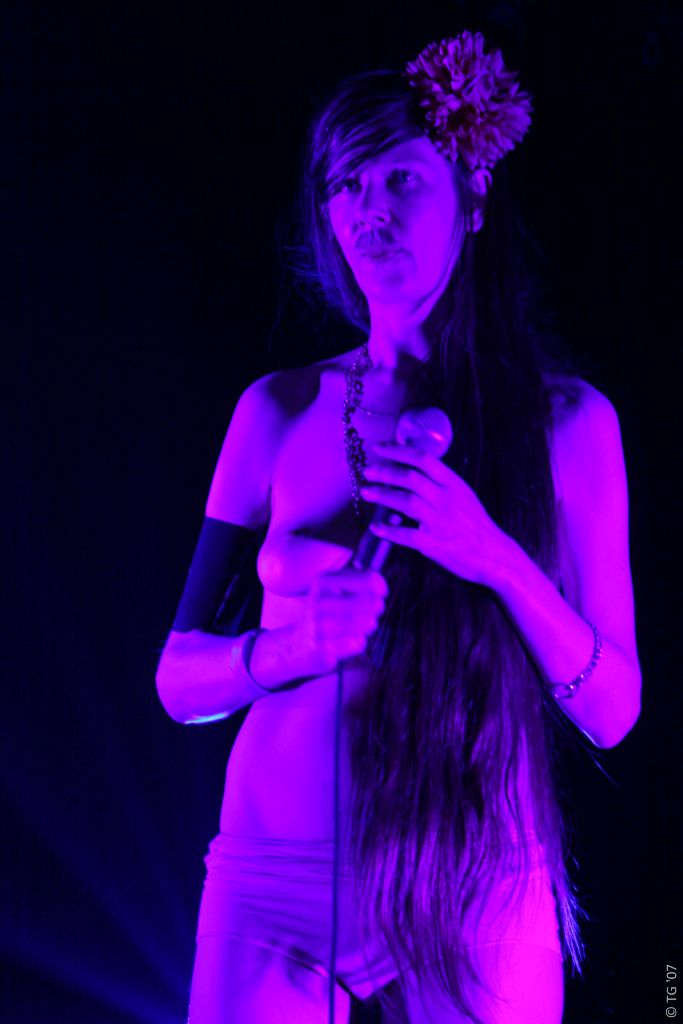 No Bra 0634
