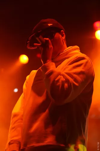 La Caution 038