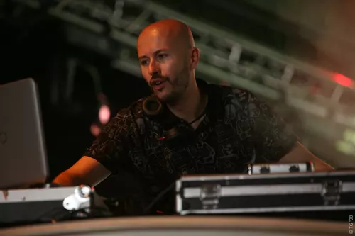 Wax Tailor 032