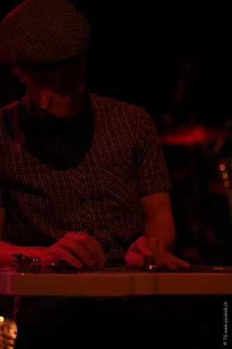 Lay Low (4)