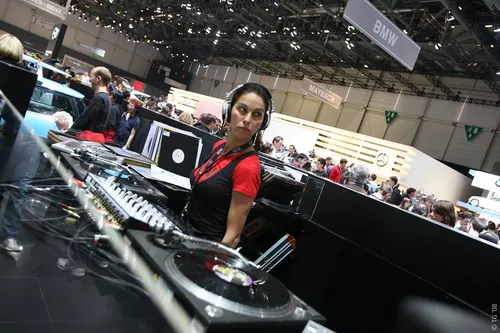 Hôtesse - DJ - Mini (4)